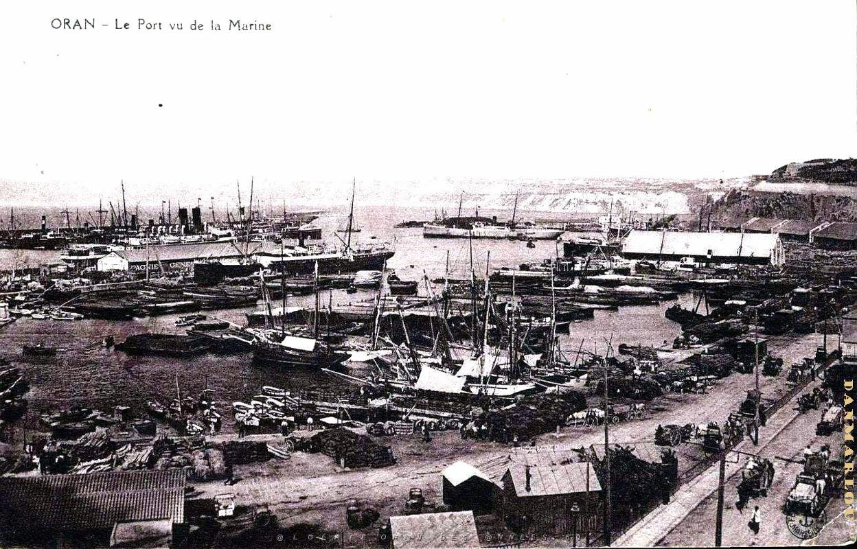Oran - Port vu de la Marine.jpg